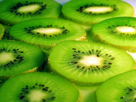 Kiwi and Cream Dry Skin Facial Mask – Do It Youself